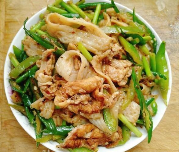 教你牛筋面另一种吃法（做法）,炒牛筋面